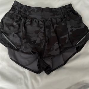 LULULEMON CAMO HOTTY HOT SHORTS
